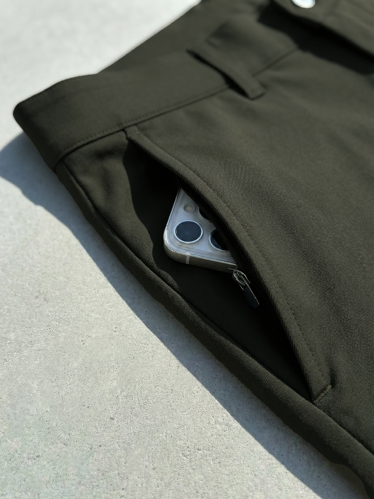 PERFORMANCE CHINOS Kaki