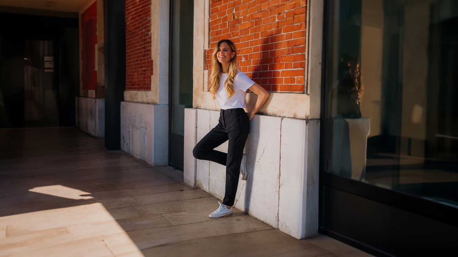 WOMAN PERFORMANCE CHINOS Noir