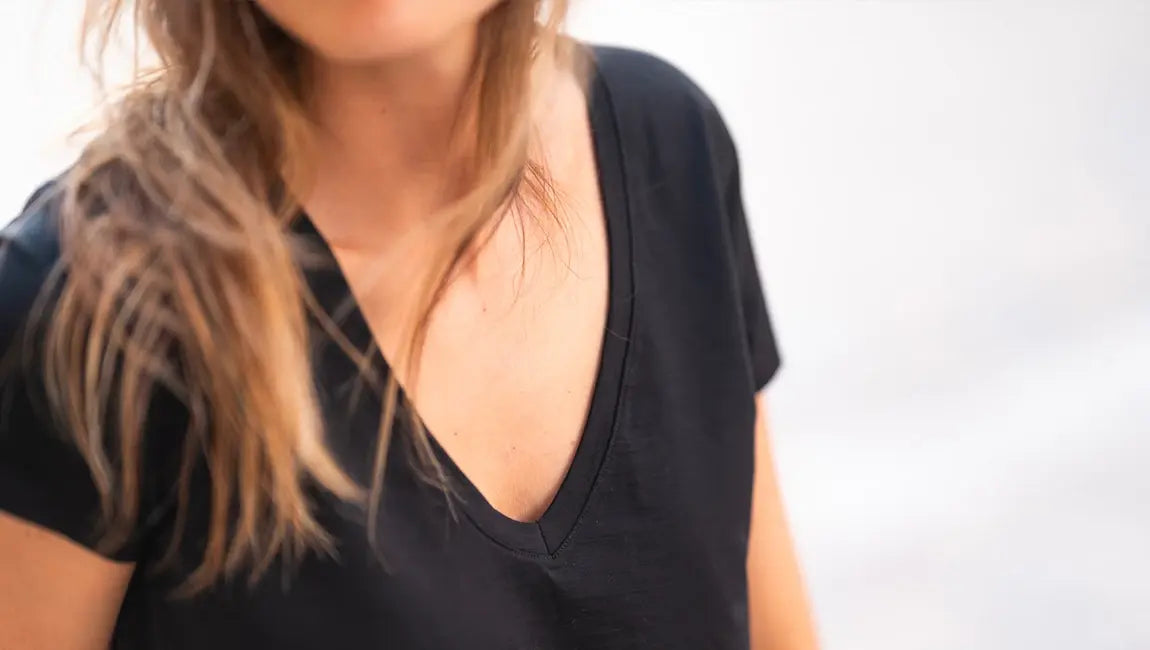 WOMAN MERINO V-NECK T-SHIRT Noir