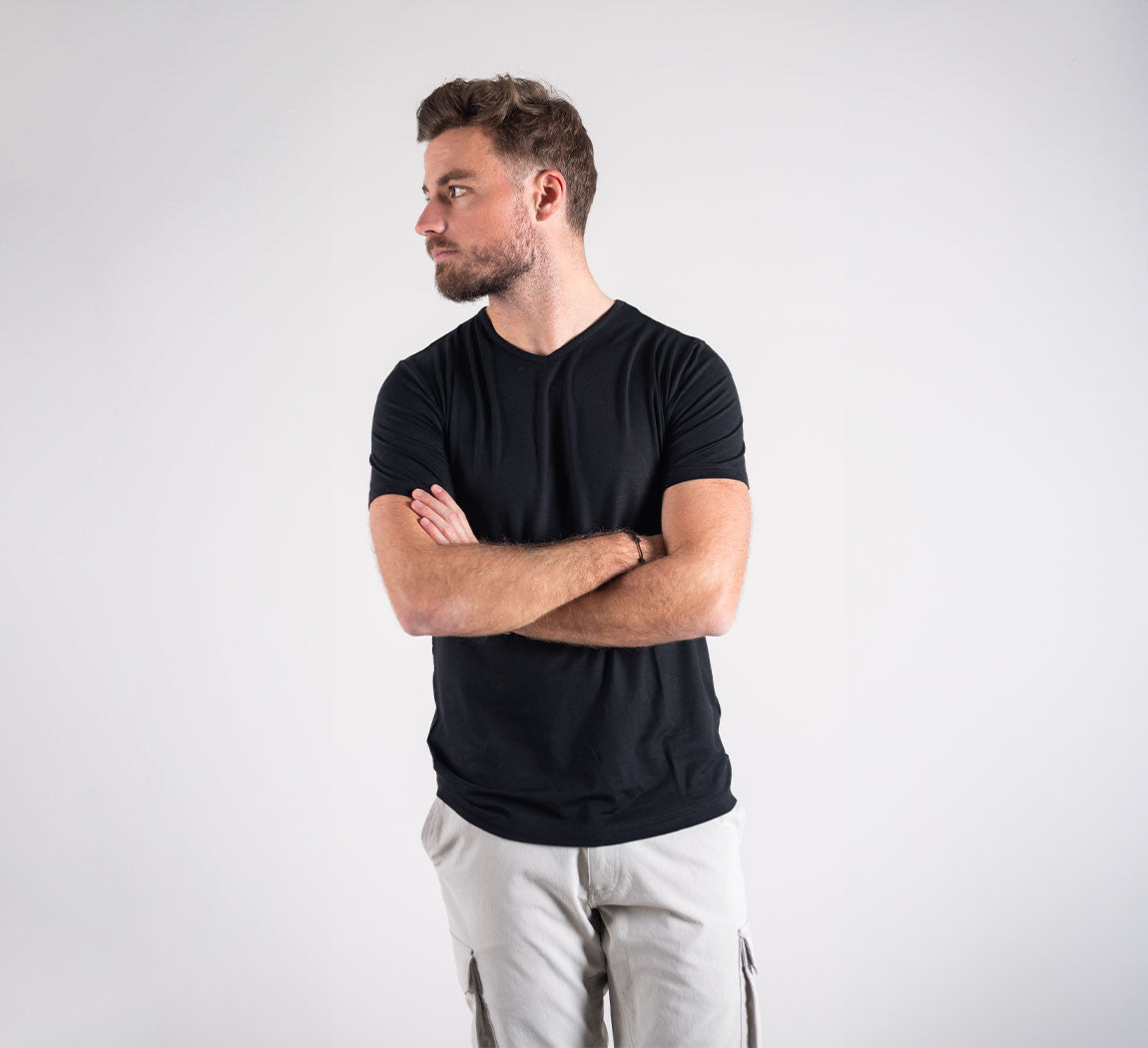 ACTION MERINO V-NECK TEE Noir