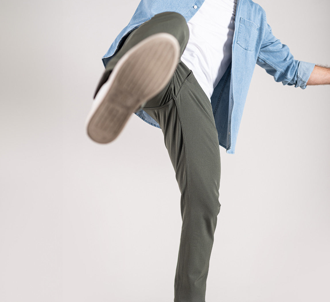 PERFORMANCE CHINOS Kaki