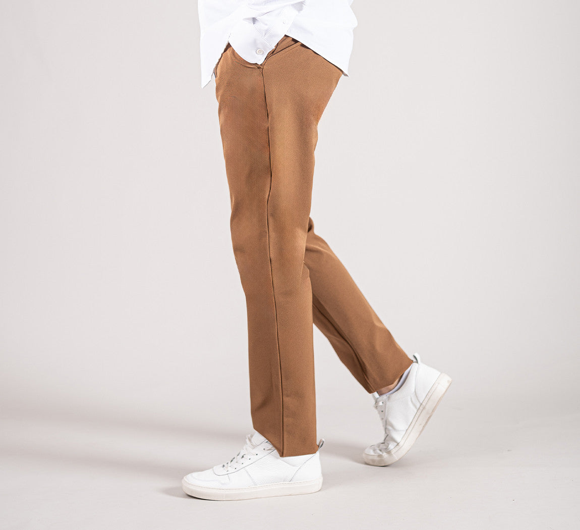 PERFORMANCE CHINOS Marron