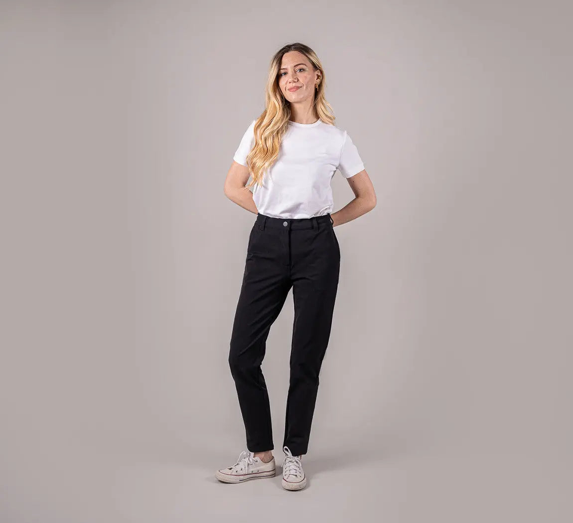 WOMAN PERFORMANCE CHINOS Noir