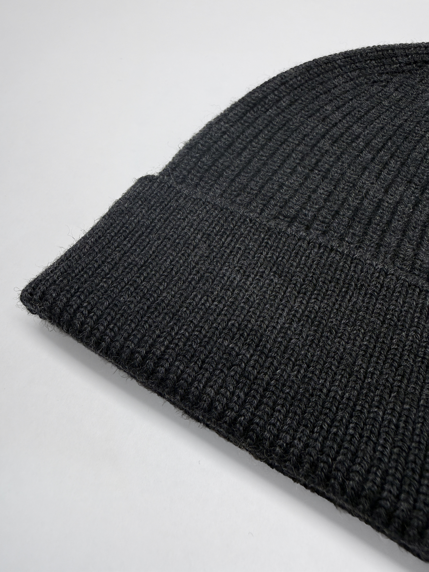 SEAMLESS MERINO BEANIE Gris Anthracite 