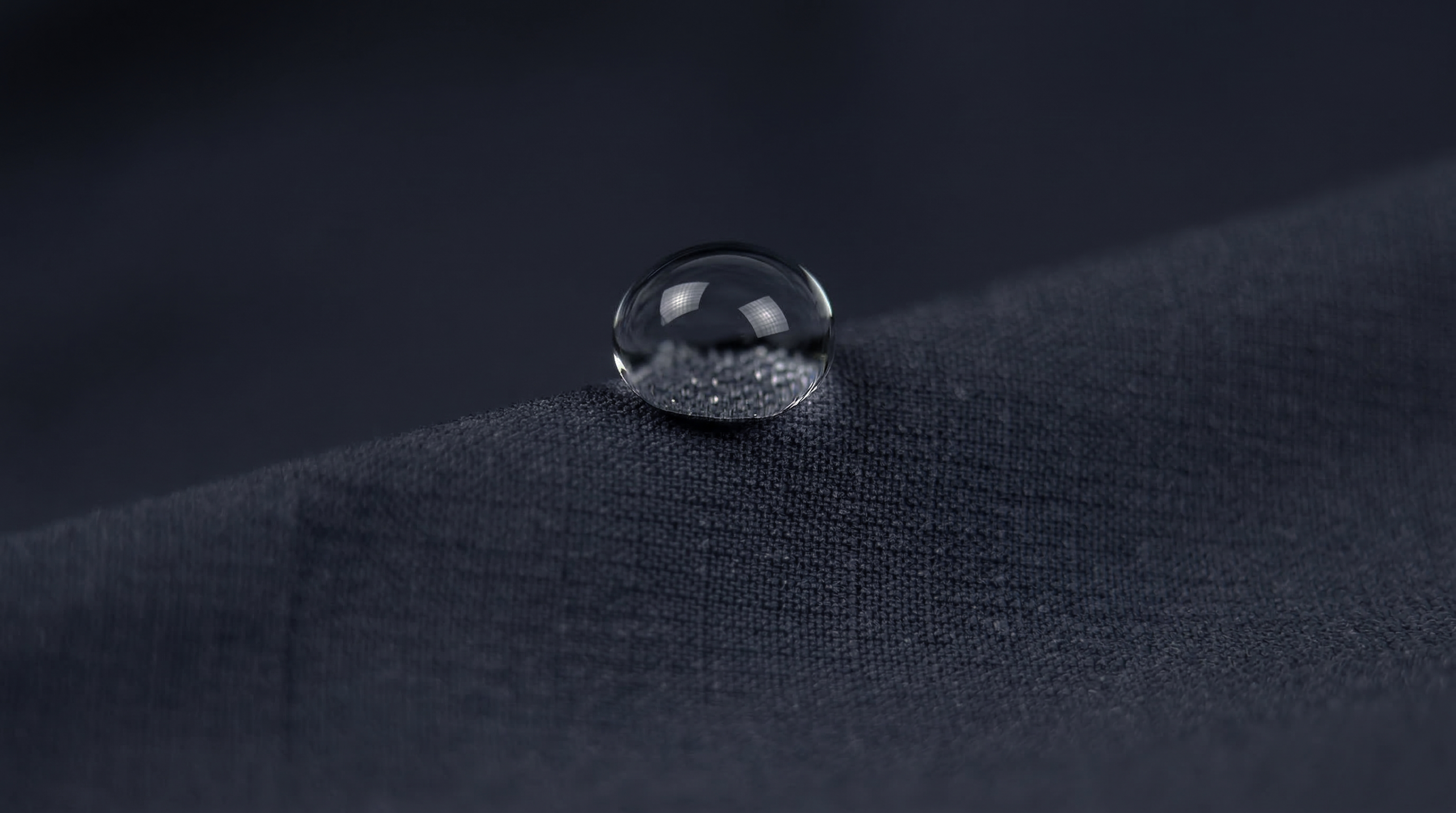 Tissu hoodie déperlant avec goutte d’eau.