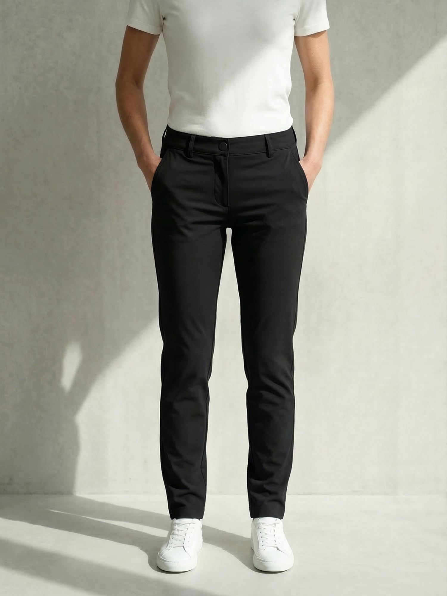 WOMAN PERFORMANCE CHINOS Noir 