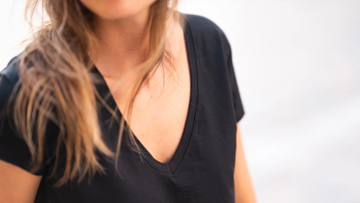 WOMAN MERINO V-NECK T-SHIRT Noir 