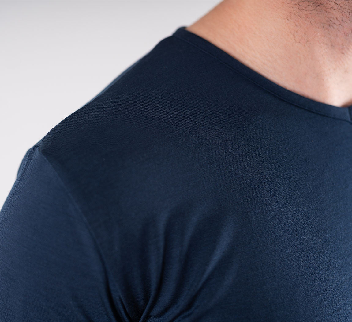 ACTION MERINO V-NECK TEE Bleu Chic 