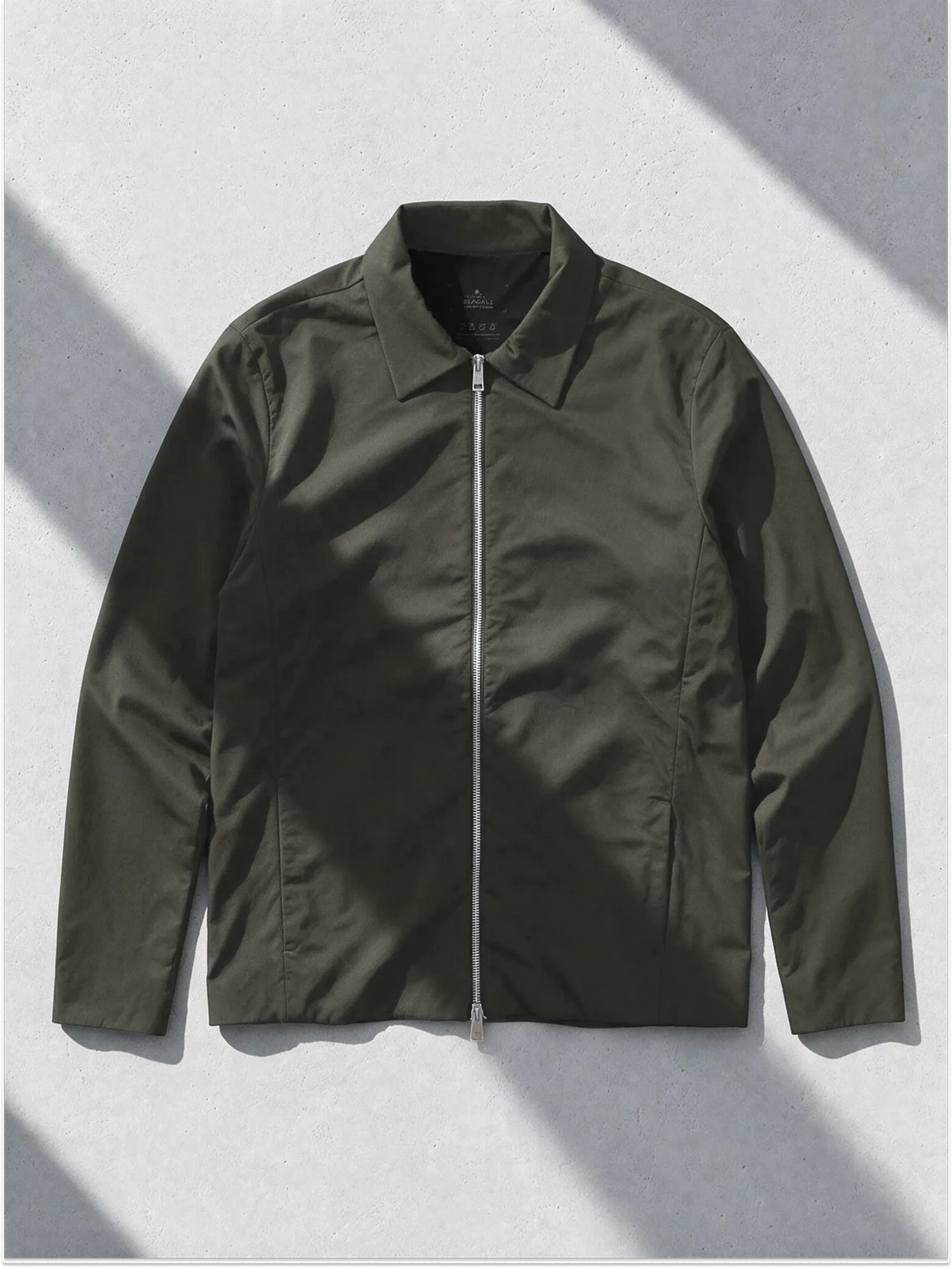CORE JACKET Kaki
