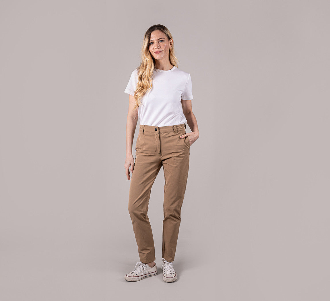 WOMAN PERFORMANCE CHINOS Beige 