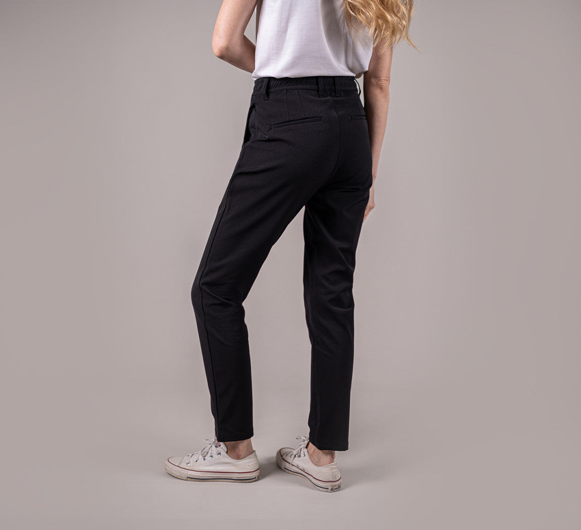 WOMAN PERFORMANCE CHINOS Noir 