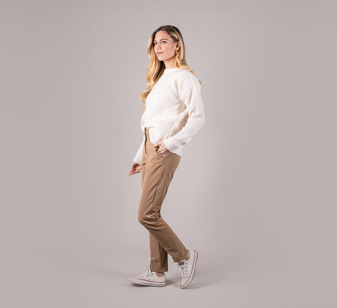 WOMAN PERFORMANCE CHINOS Beige 