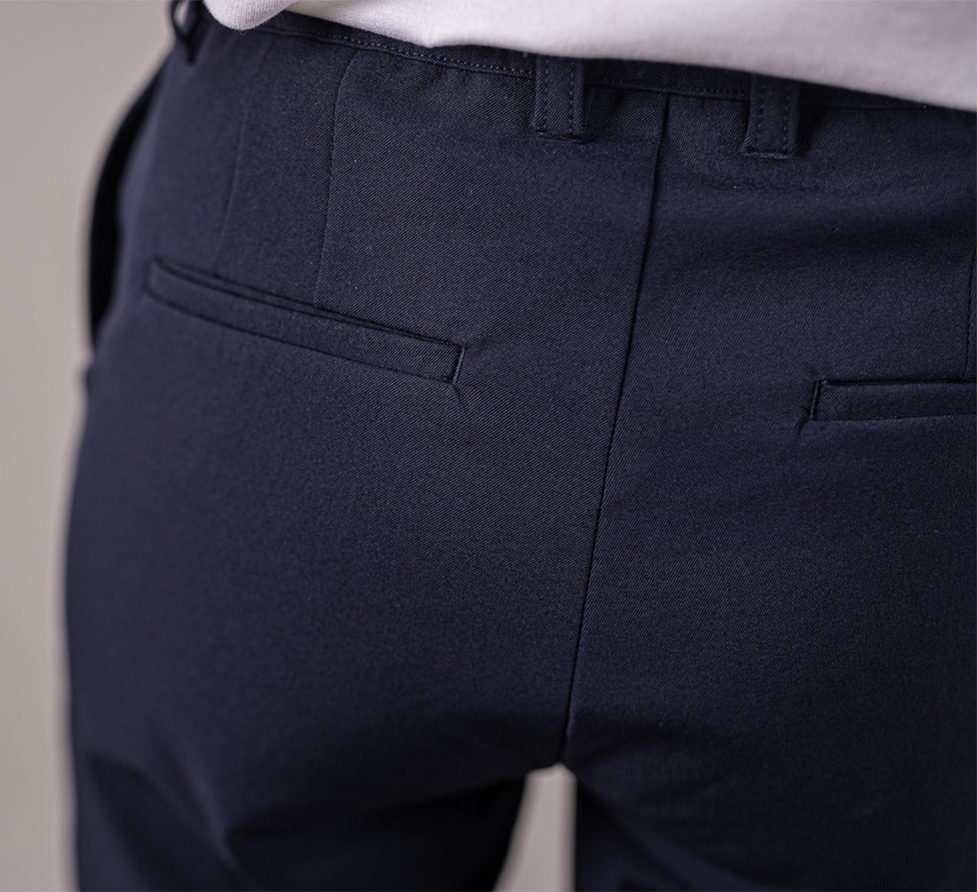 WOMAN PERFORMANCE CHINOS Bleu Chic 