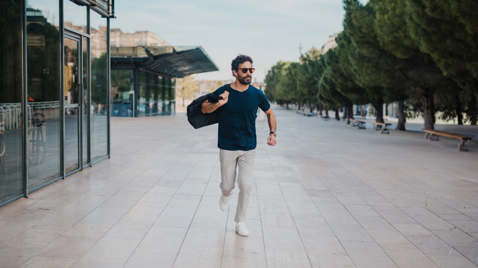 ACTION MERINO V-NECK TEE