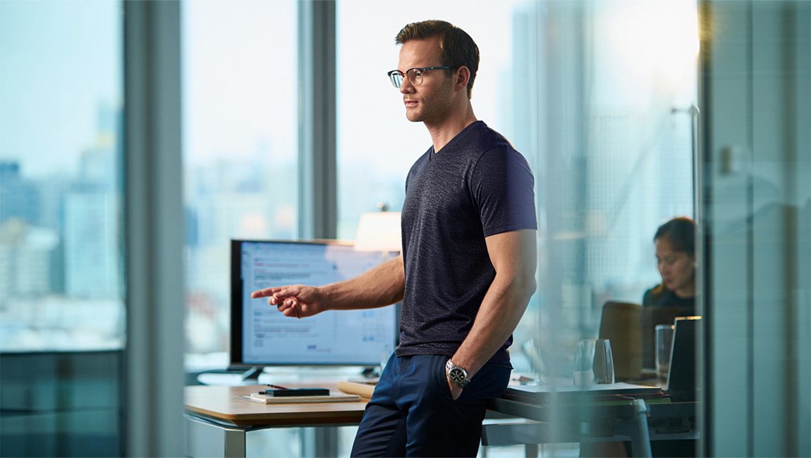 PERFORMANCE MERINO V-NECK