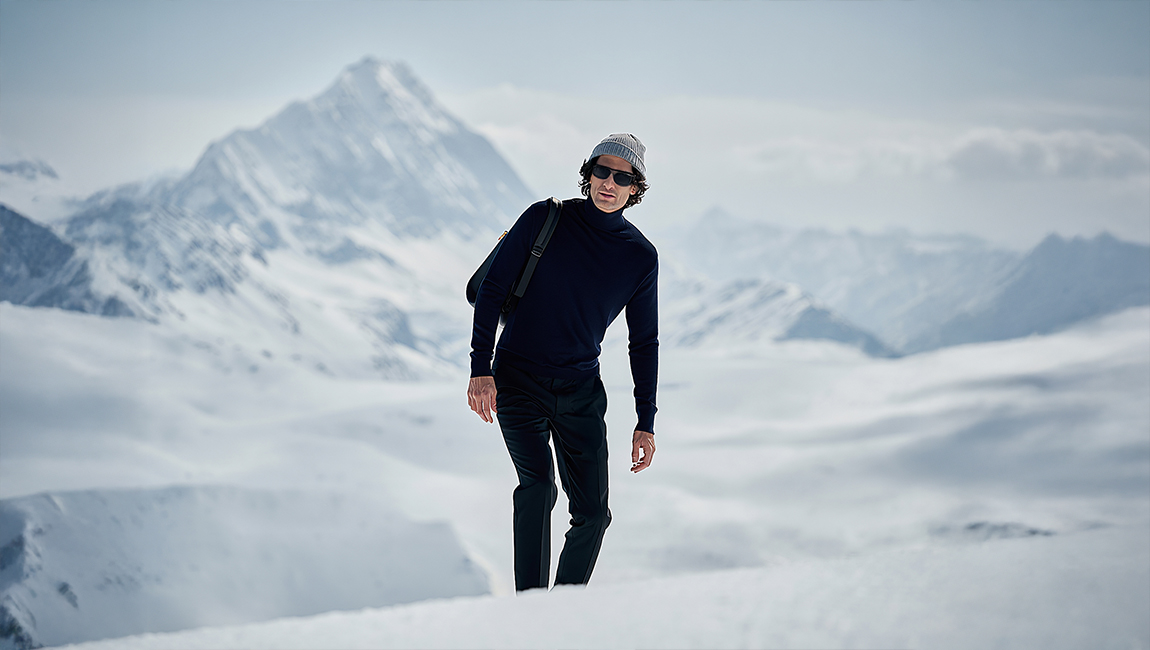 ULTRA MERINO TURTLENECK