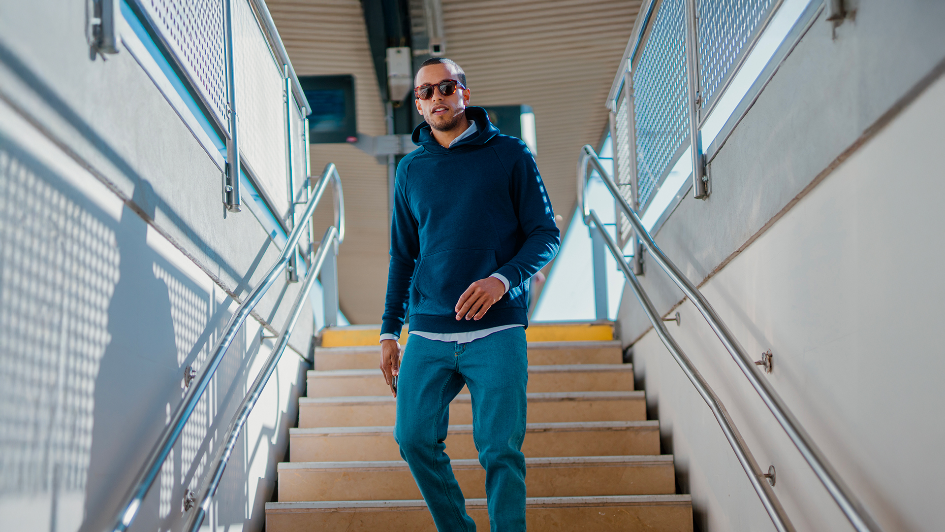 ESSENTIAL MERINO HOODIE